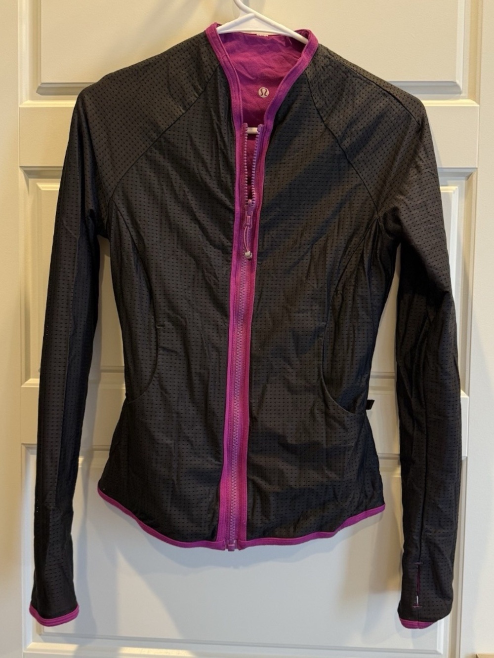 Lululemon Women's Find Your Bliss Jacket Black / Regal Plum Size 4 Reversible - Picture 6 of 7